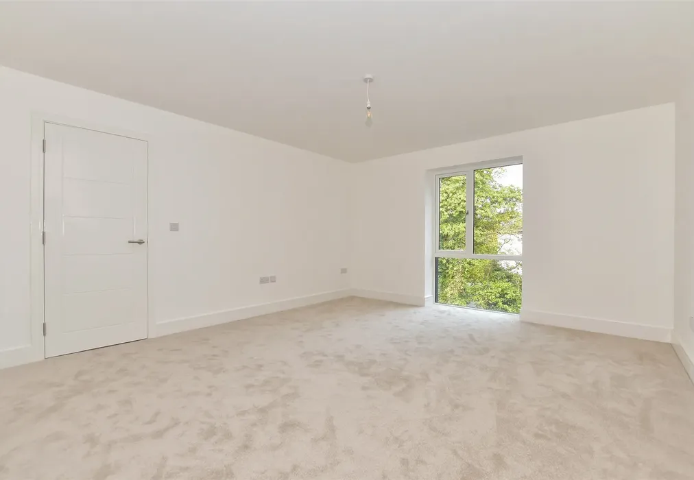 Bedroom 2 - The Heights, Station Road, Dover, Kent - Wards of Kent
