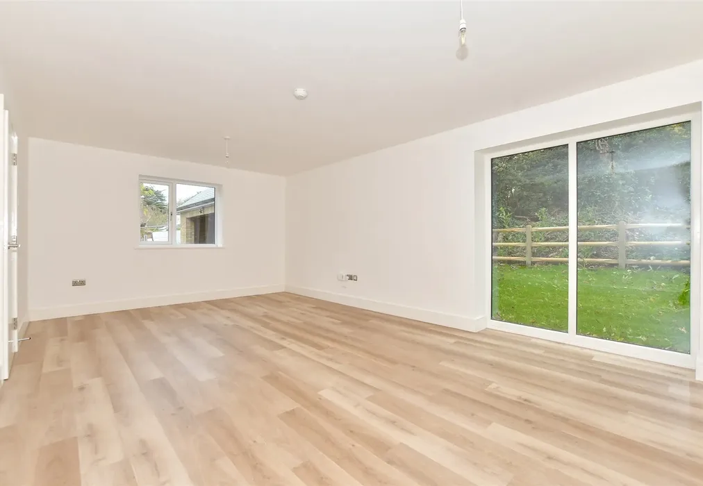 Sitting Room - The Heights, Station Road, Dover, Kent - Wards of Kent