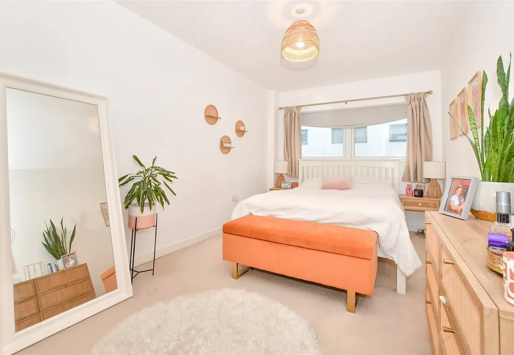 Bedroom 1 - Sovereign Way, Tonbridge, Kent - Wards of Kent