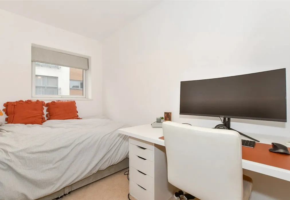 Bedroom 2 - Sovereign Way, Tonbridge, Kent - Wards of Kent