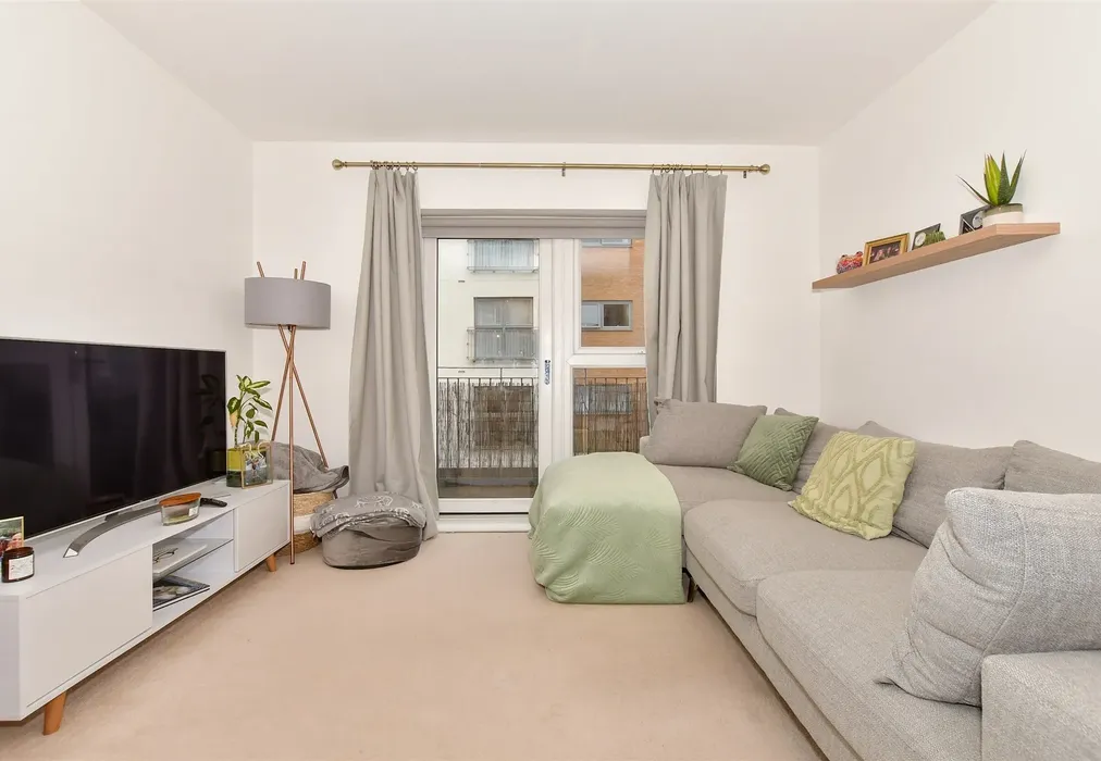 Lounge/Kitchen - Sovereign Way, Tonbridge, Kent - Wards of Kent