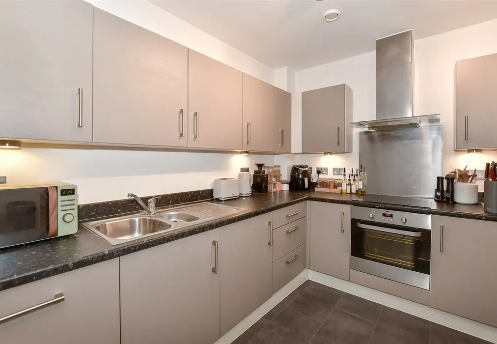 Lounge/Kitchen - Sovereign Way, Tonbridge, Kent - Wards of Kent