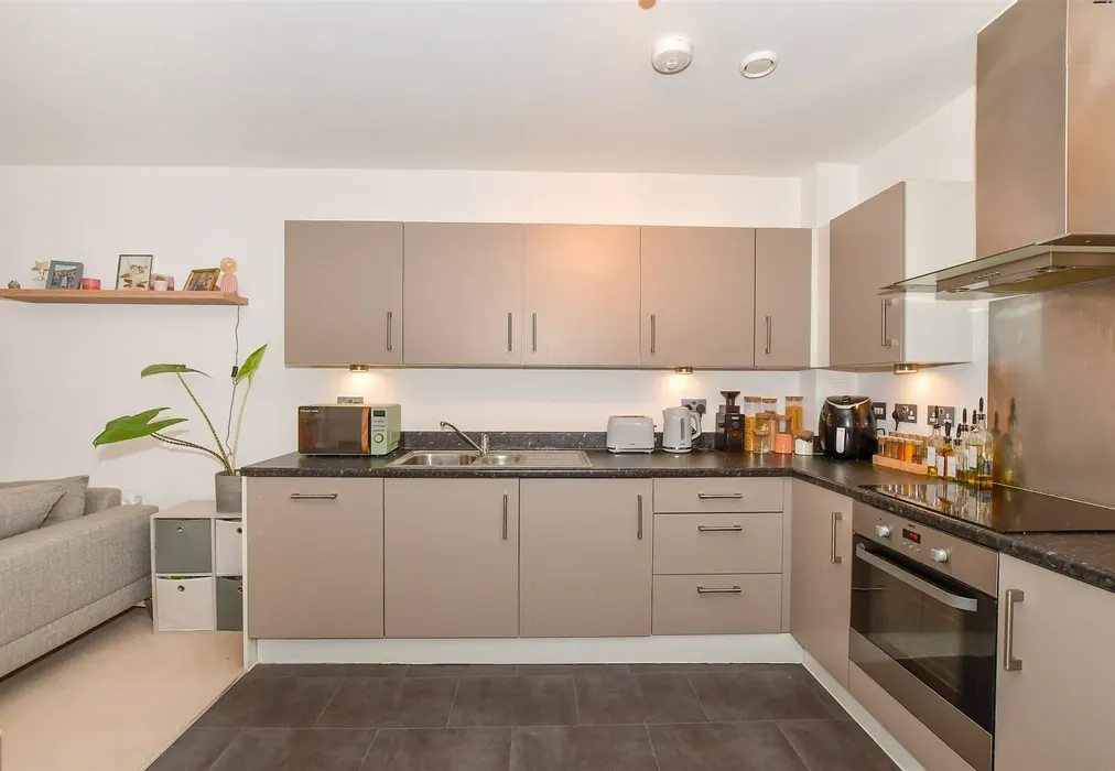 Lounge/Kitchen - Sovereign Way, Tonbridge, Kent - Wards of Kent