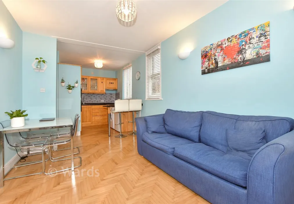 Lounge - Station Road, Herne Bay, Kent - Wards of Kent