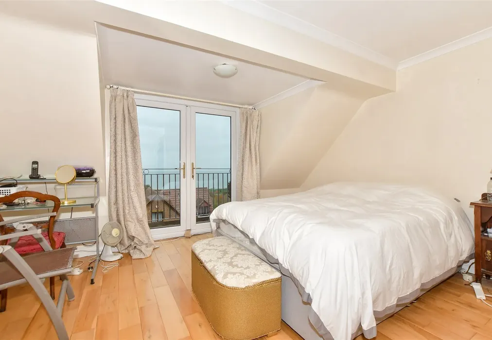 Bedroom 1 - Battery Point, Seabrook, Hythe, Kent - Wards of Kent