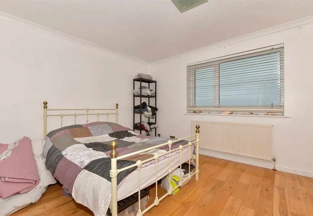 Bedroom 2 - Battery Point, Seabrook, Hythe, Kent - Wards of Kent