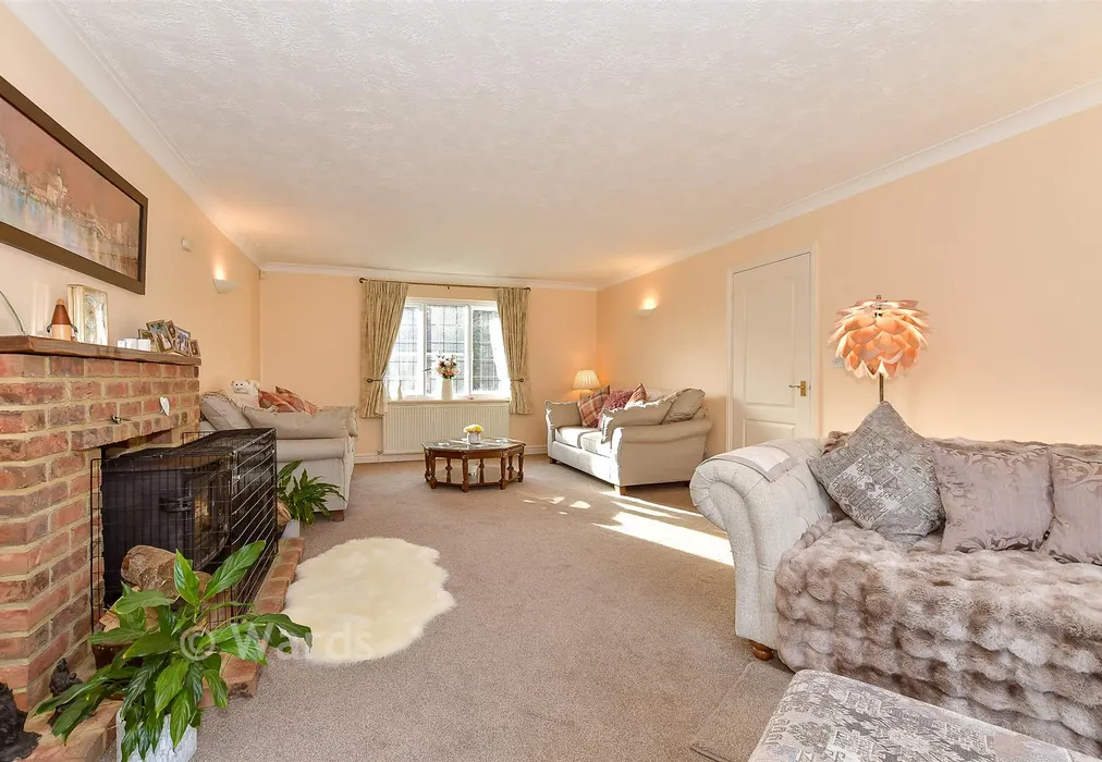 Lounge - Tenterden Road, Biddenden, Kent - Wards of Kent