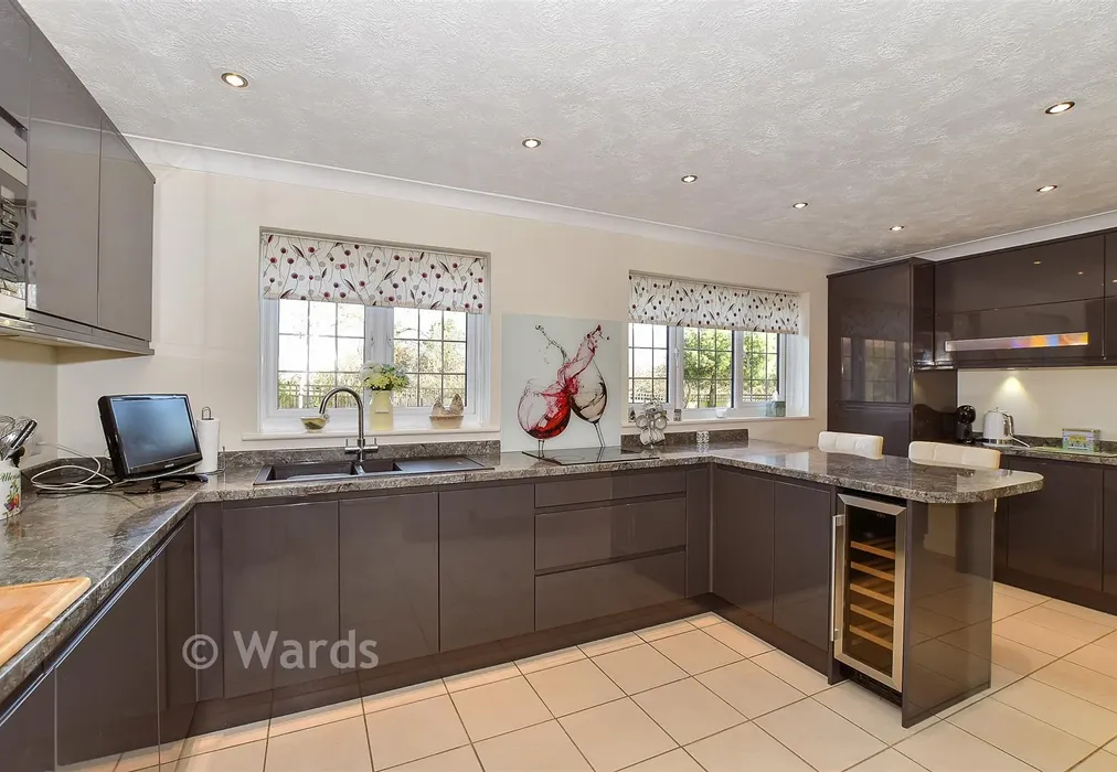 Kitchen/Breakfast Room - Tenterden Road, Biddenden, Kent - Wards of Kent