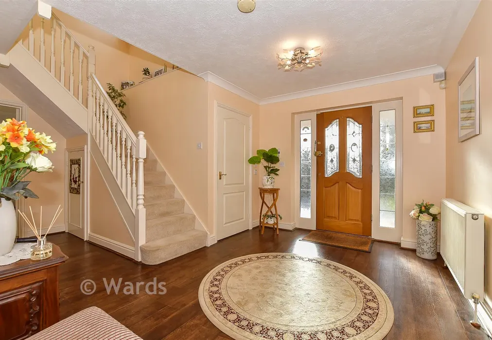 Entrance Hall - Tenterden Road, Biddenden, Kent - Wards of Kent