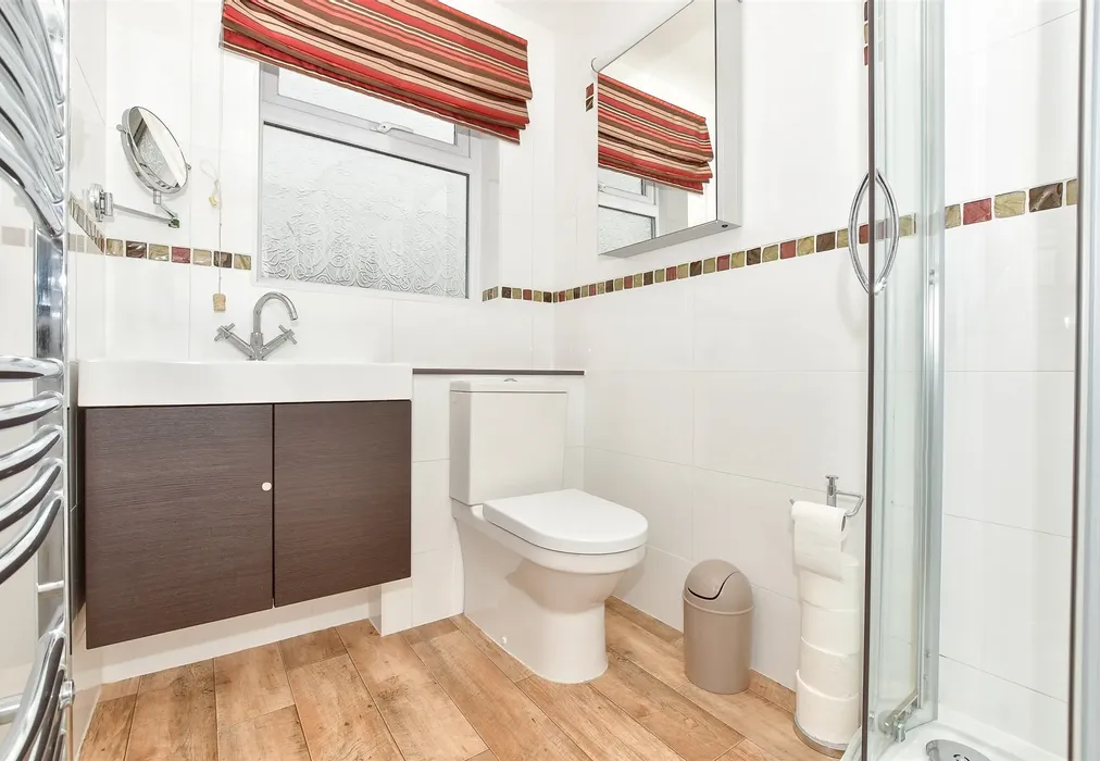 En-Suite Shower Room - Slaney Road, Staplehurst, Tonbridge, Kent - Wards of Kent