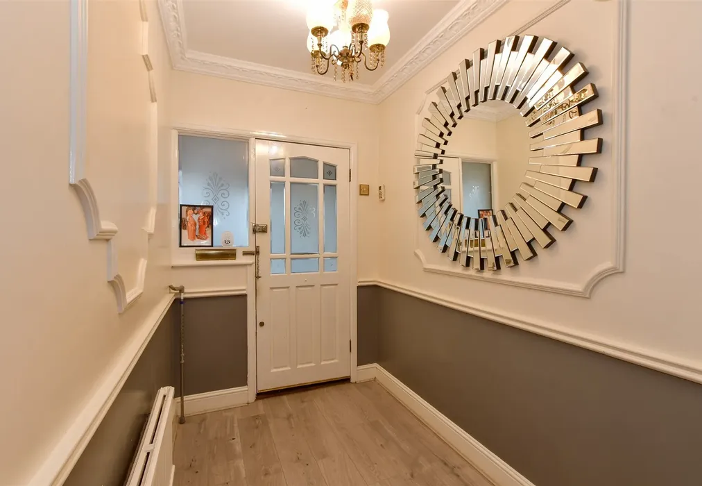 Hallway - Dunspring Lane, Clayhall, Ilford, Essex - Wards of Kent