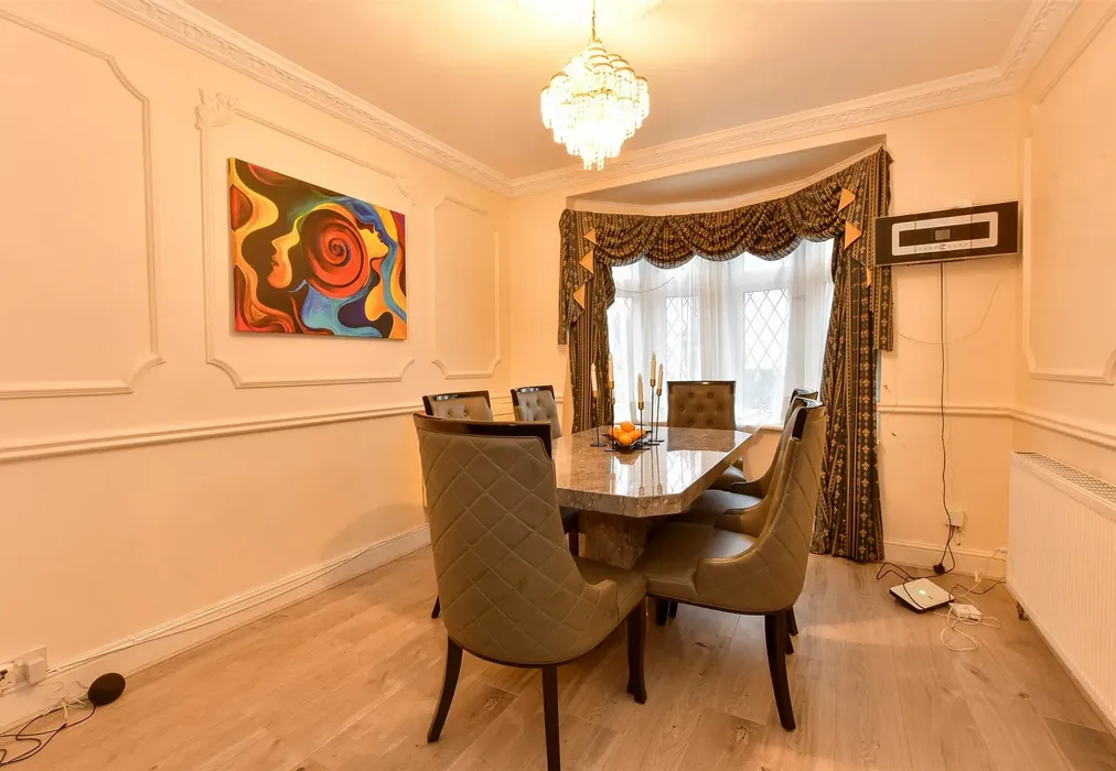Dining Area - Dunspring Lane, Clayhall, Ilford, Essex - Wards of Kent