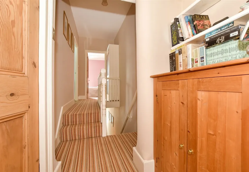 Landing - Blenheim Road, Deal, Kent - Wards of Kent