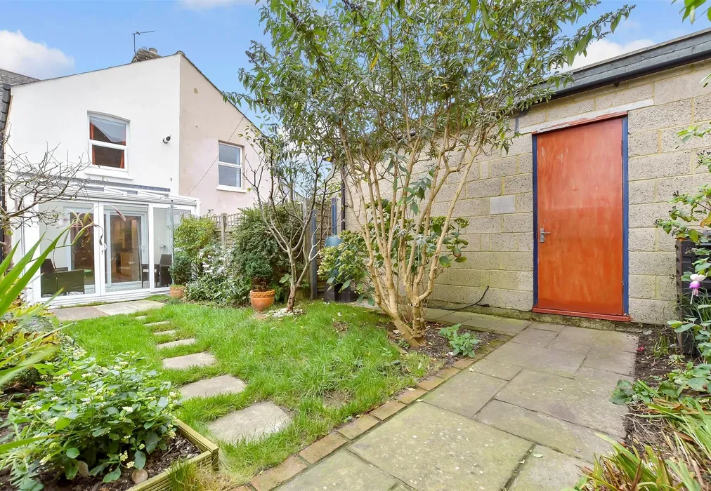 Garage - Blenheim Road, Deal, Kent - Wards of Kent