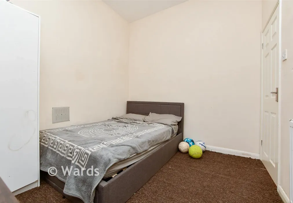 Bedroom 2 - Grosvenor Place, Margate, Kent - Wards of Kent