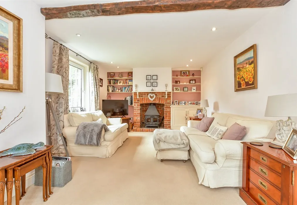 Living Room - Tibbs Court Lane, Matfield, Tonbridge, Kent - Wards of Kent