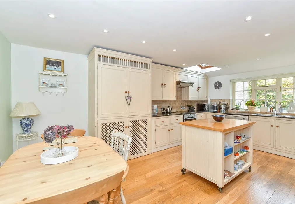 Kitchen/ Dining Room - Tibbs Court Lane, Matfield, Tonbridge, Kent - Wards of Kent