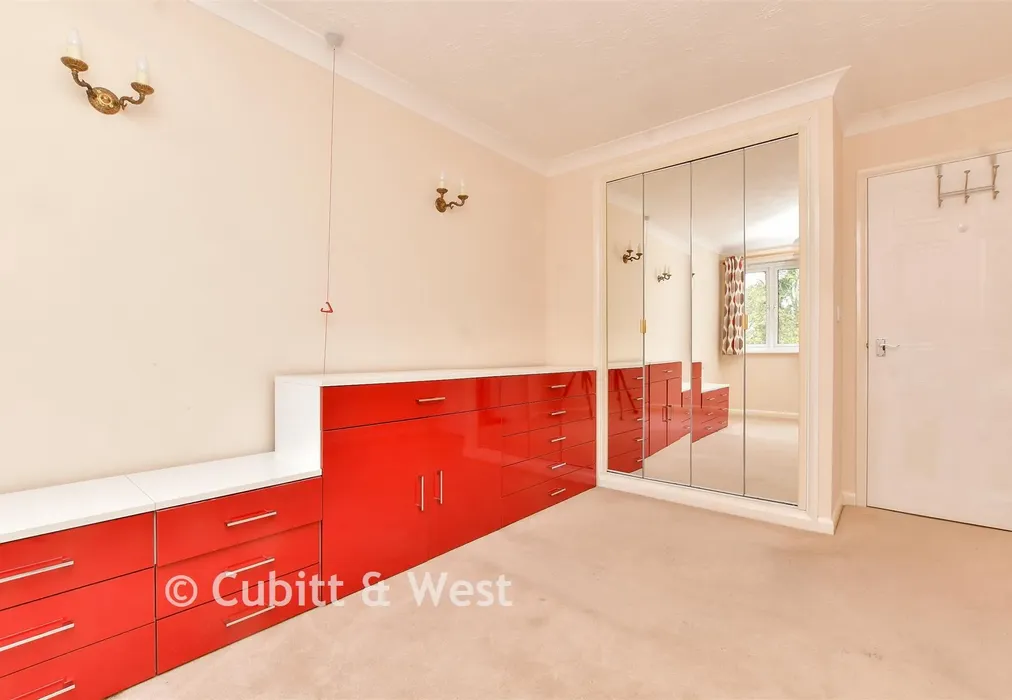 Bedroom - South Street, Epsom, Surrey - Wards of Kent