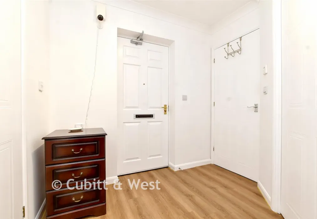 Entrance Hall - South Street, Epsom, Surrey - Wards of Kent