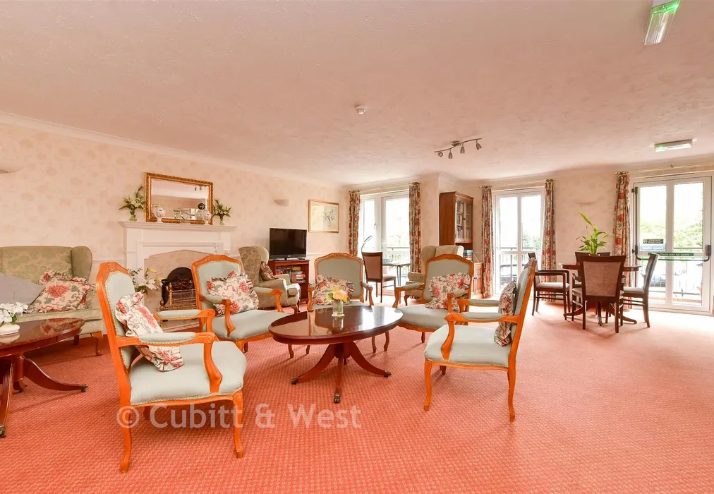 Communal Lounge - South Street, Epsom, Surrey - Wards of Kent