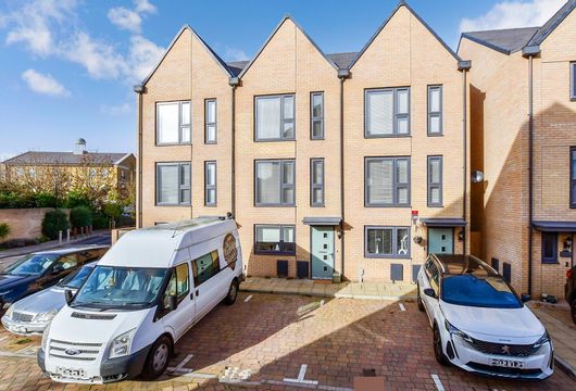 Wheelwrights Way, Chatham, Kent - Wards of Kent