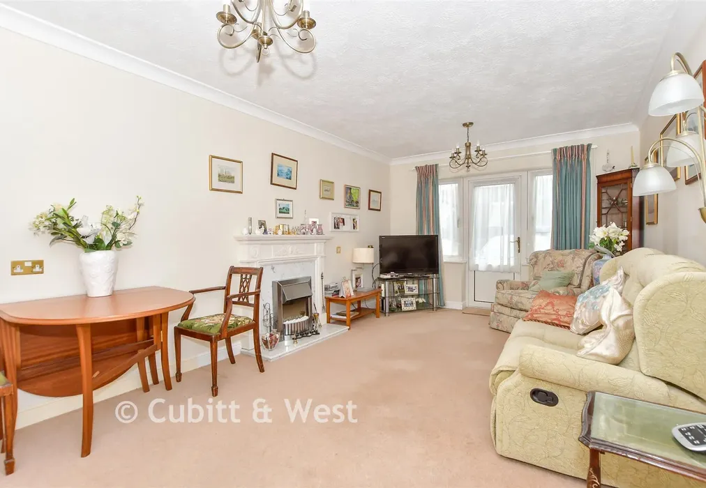 Lounge - Queen Street, Arundel, West Sussex - Wards of Kent