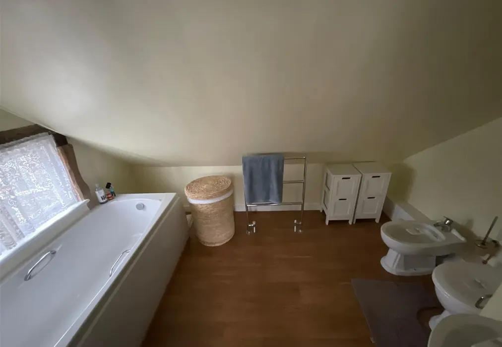 Bathroom - The Street, Smarden, Ashford, Kent - Wards of Kent