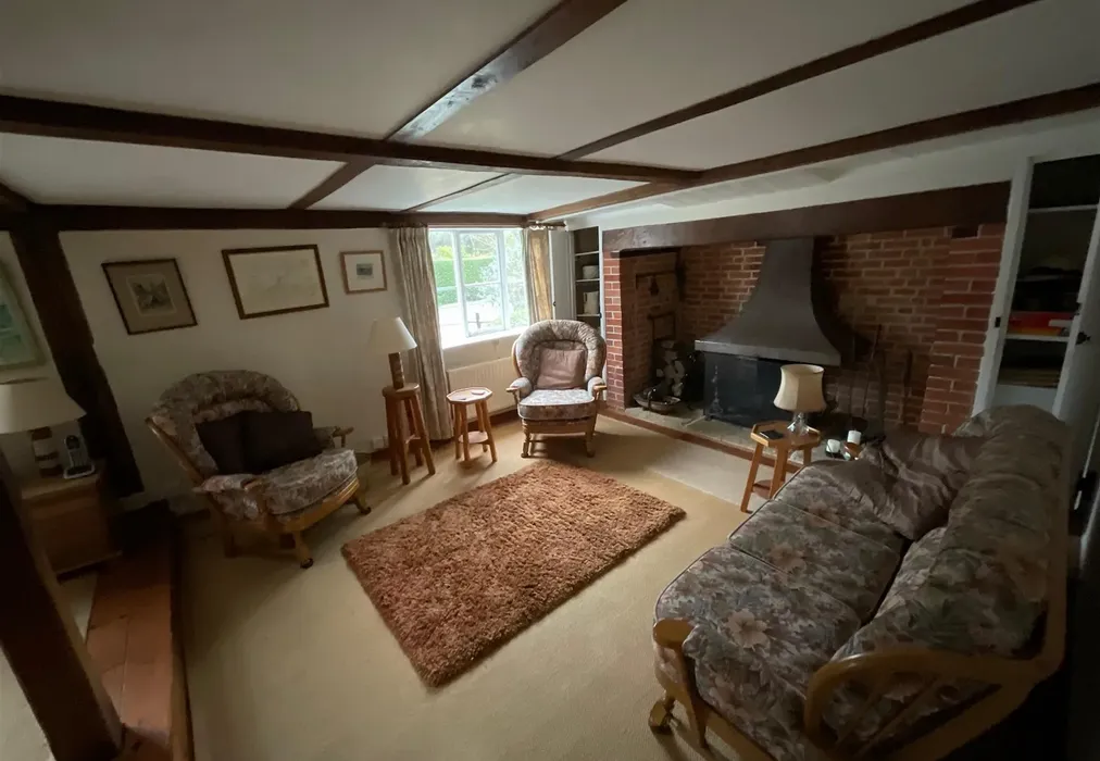 Family Area - The Street, Smarden, Ashford, Kent - Wards of Kent