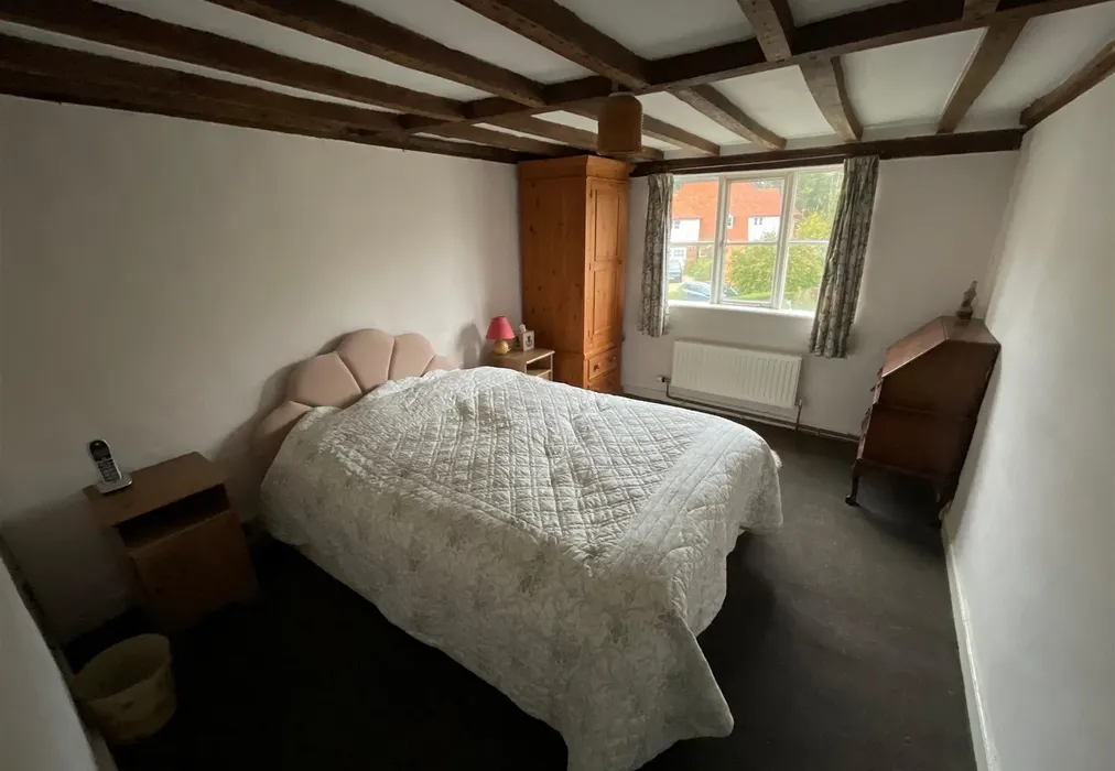 Bedroom 1 - The Street, Smarden, Ashford, Kent - Wards of Kent