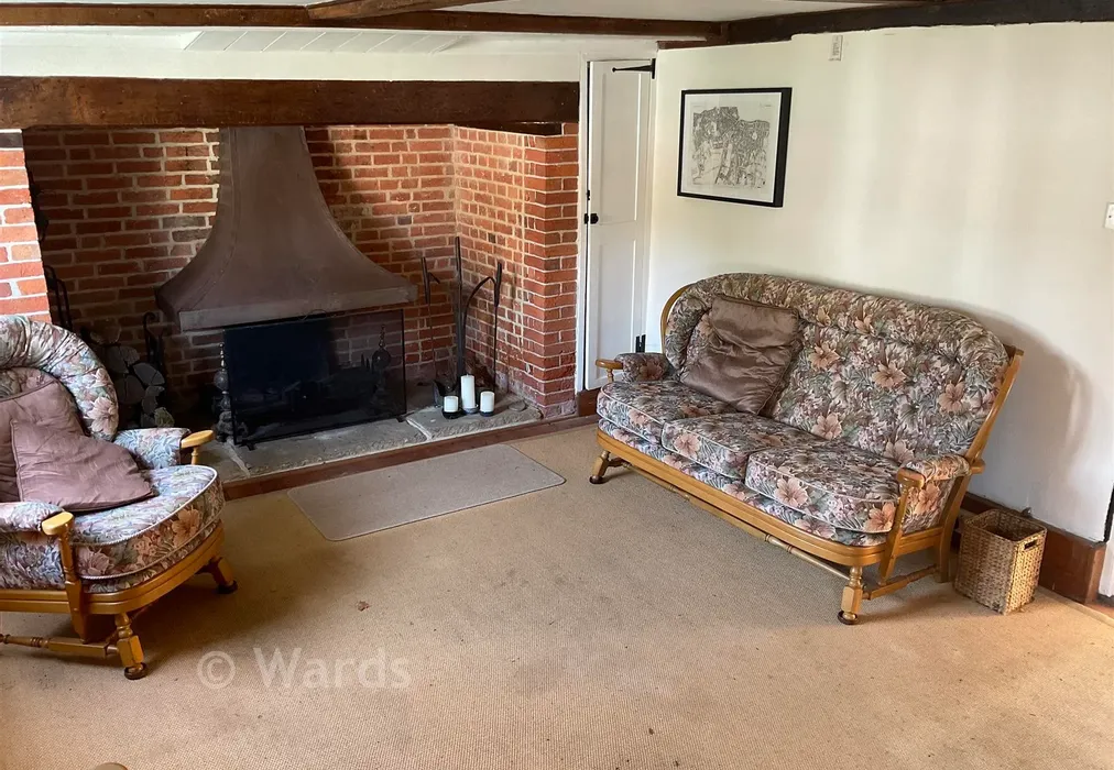 Lounge - The Street, Smarden, Ashford, Kent - Wards of Kent