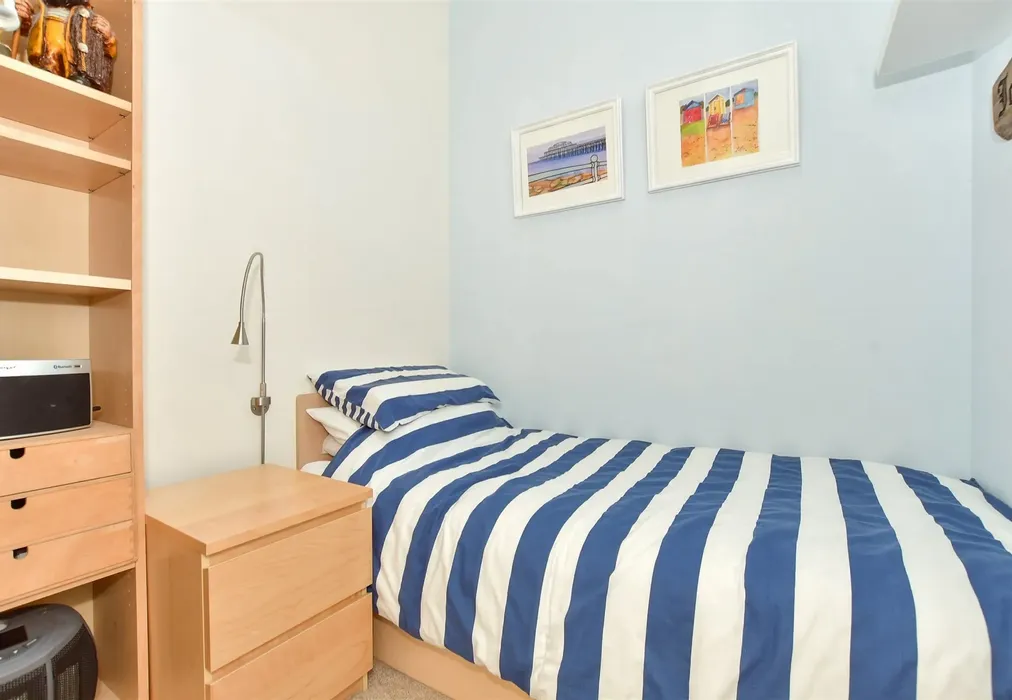 Bedroom 2 - Sea View Terrace, Margate, Kent - Wards of Kent