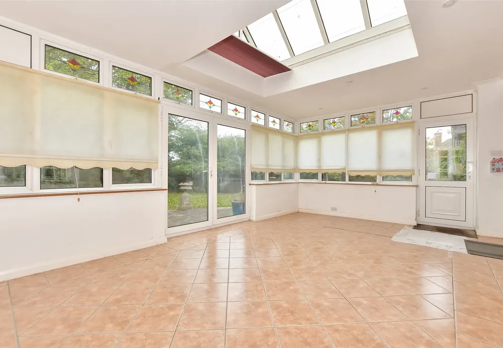 Lounge/ Study - Vicarage Street, St. Peters, Broadstairs, Kent - Wards of Kent