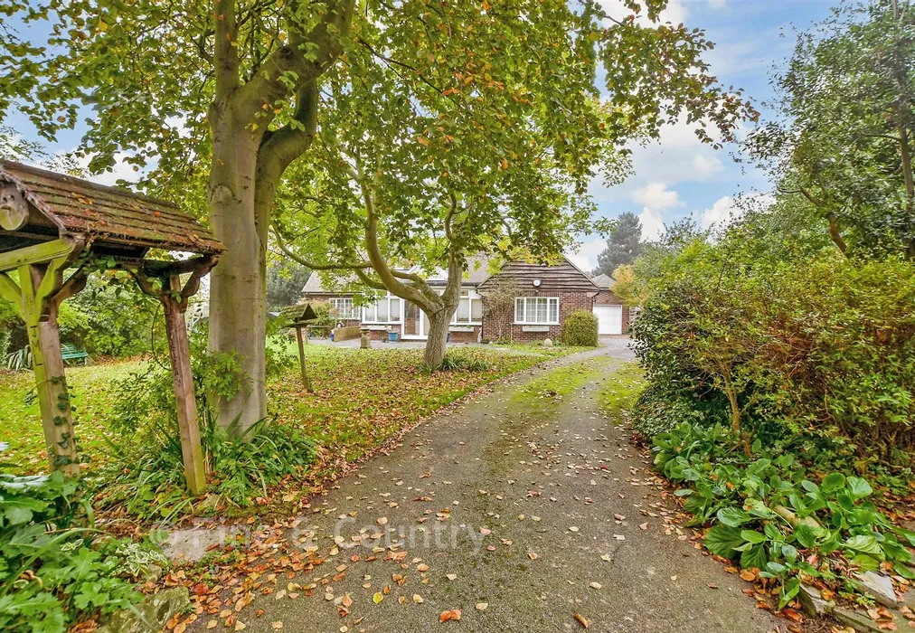 Driveway/Parking - Vicarage Street, St. Peters, Broadstairs, Kent - Wards of Kent