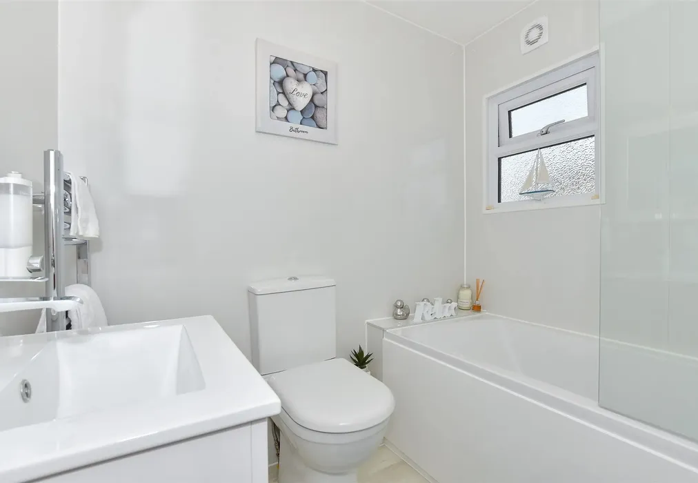Bathroom - Stone Street, Petham, Canterbury, Kent - Wards of Kent