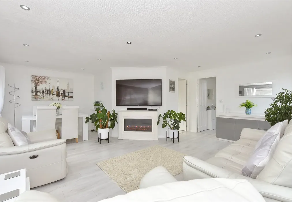 Lounge/Diner - Stone Street, Petham, Canterbury, Kent - Wards of Kent