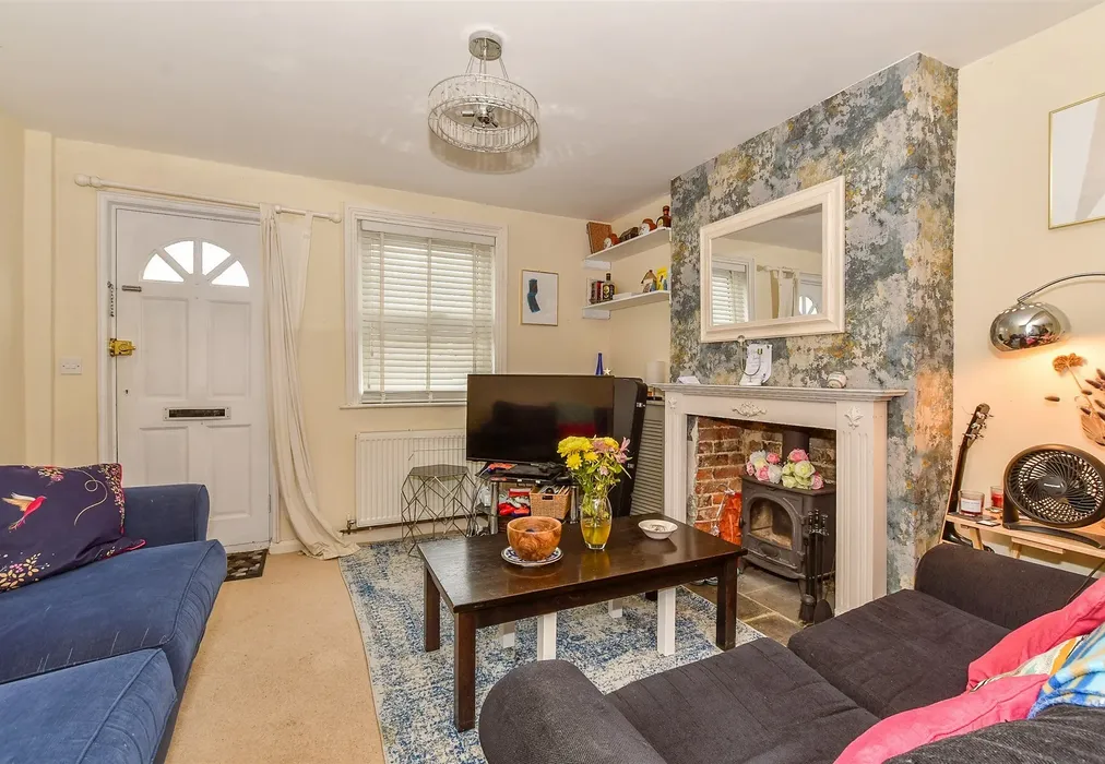 Lounge - Priory Road, Tonbridge, Kent - Wards of Kent
