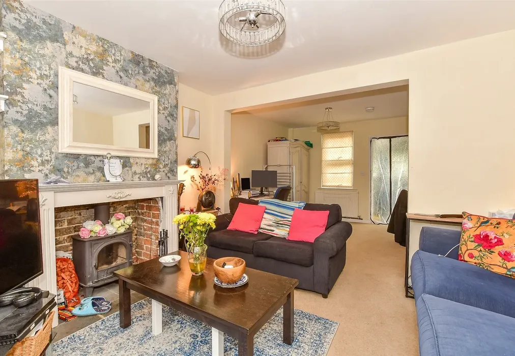 Lounge - Priory Road, Tonbridge, Kent - Wards of Kent