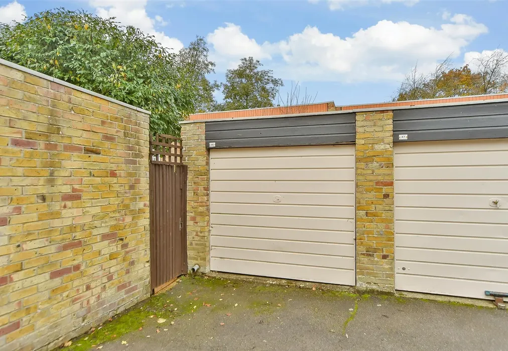Garage - Lambardes, New Ash Green, Longfield, Kent - Wards of Kent