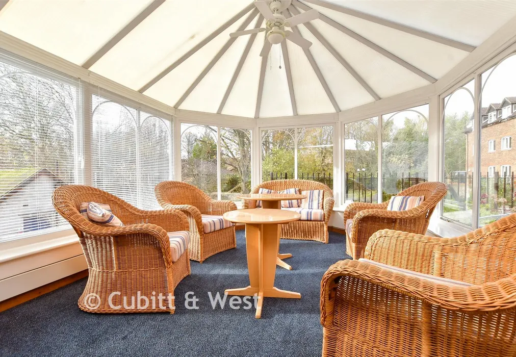 Residents Lounge - Belmont Road, Leatherhead, Surrey - Wards of Kent