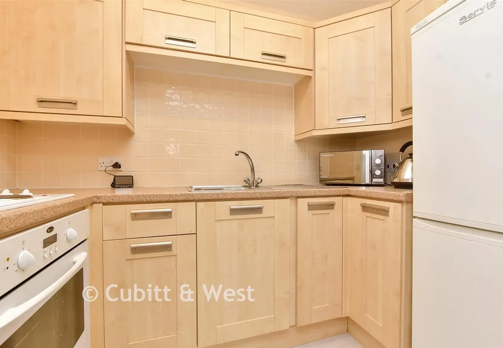 Kitchen - Belmont Road, Leatherhead, Surrey - Wards of Kent