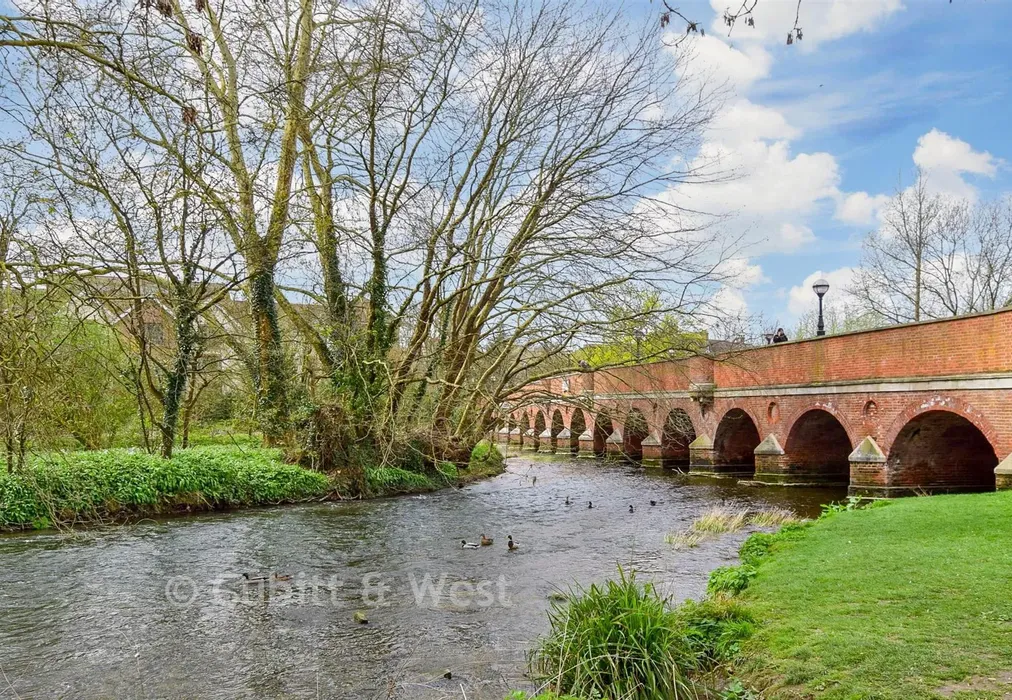 Surrounding Area - Belmont Road, Leatherhead, Surrey - Wards of Kent