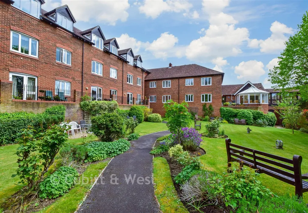 Communal Gardens - Belmont Road, Leatherhead, Surrey - Wards of Kent