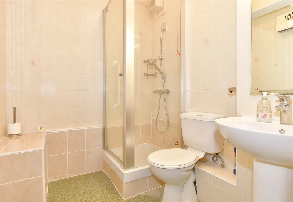 Shower Room - High Street, Chatham, Kent - Wards of Kent