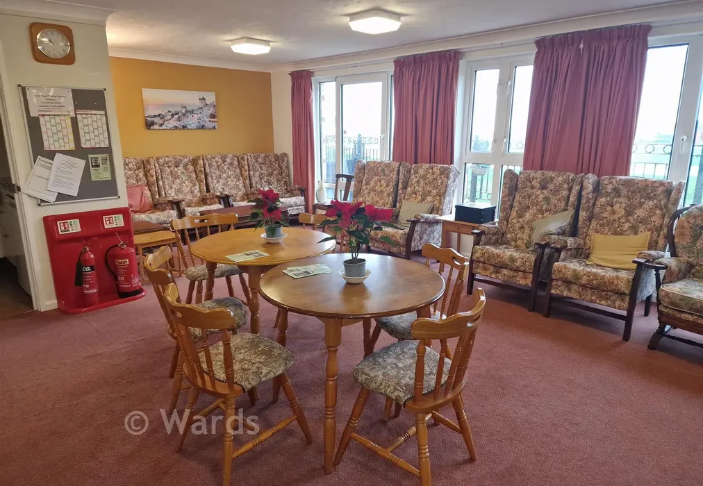 Communal Lounge - Queens Parade, Cliftonville, Margate, Kent - Wards of Kent