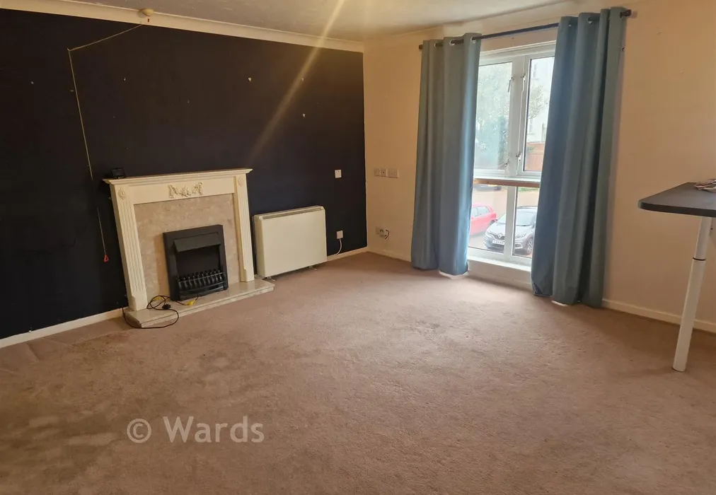 Lounge - Queens Parade, Cliftonville, Margate, Kent - Wards of Kent