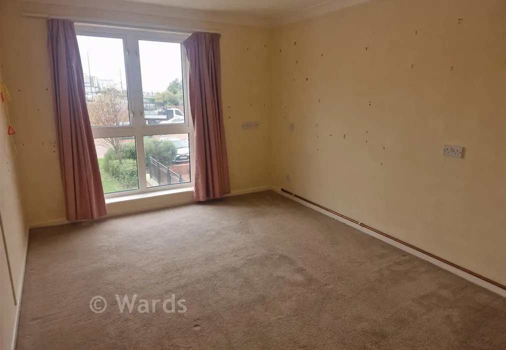 Bedroom - Queens Parade, Cliftonville, Margate, Kent - Wards of Kent