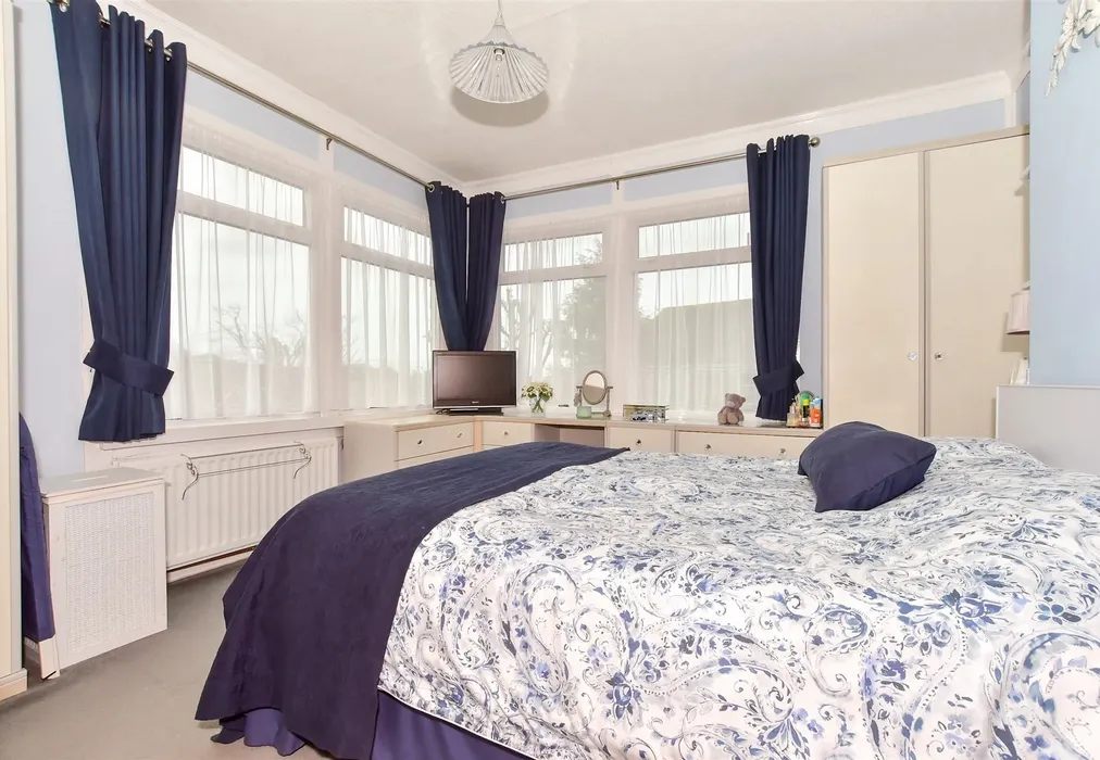 Bedroom 1 - Kingsdown Hill, Kingsdown, Deal, Kent - Wards of Kent