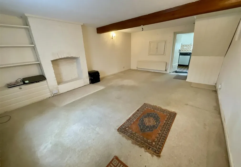Lounge - Bartholomew Lane, Saltwood, Kent - Wards of Kent