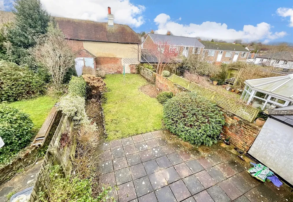 Garden - Bartholomew Lane, Saltwood, Kent - Wards of Kent