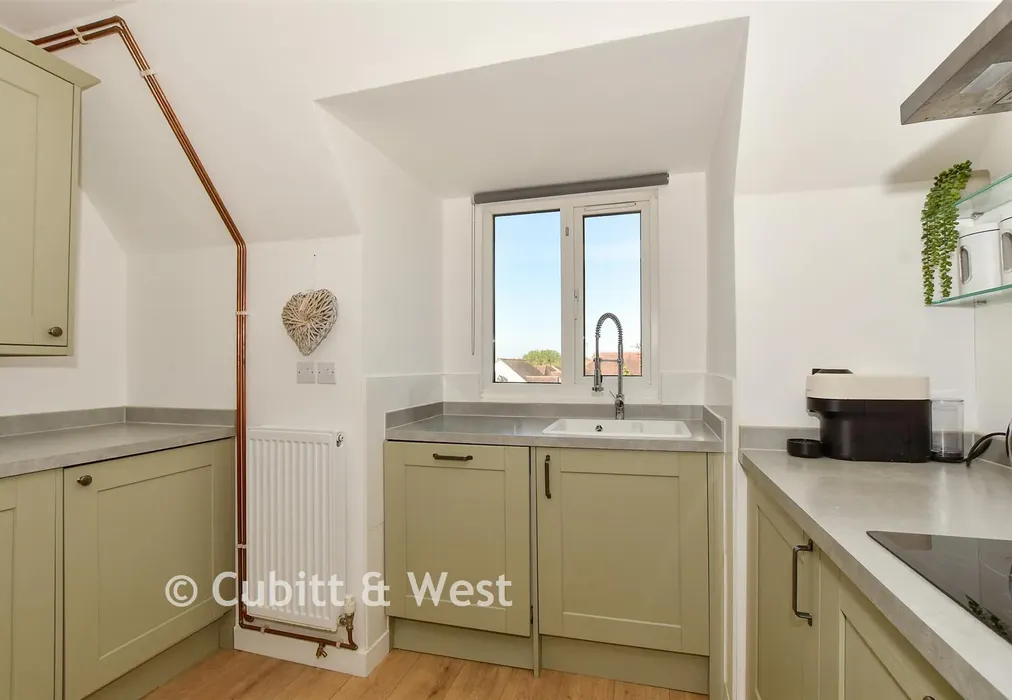 Kitchen - Tanbridge Park, Horsham, West Sussex - Wards of Kent